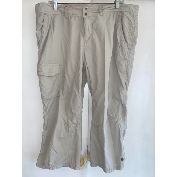 COLUMBIA Khaki Women's 16 Hiking Waterproof Capris - Picture 1 of 11